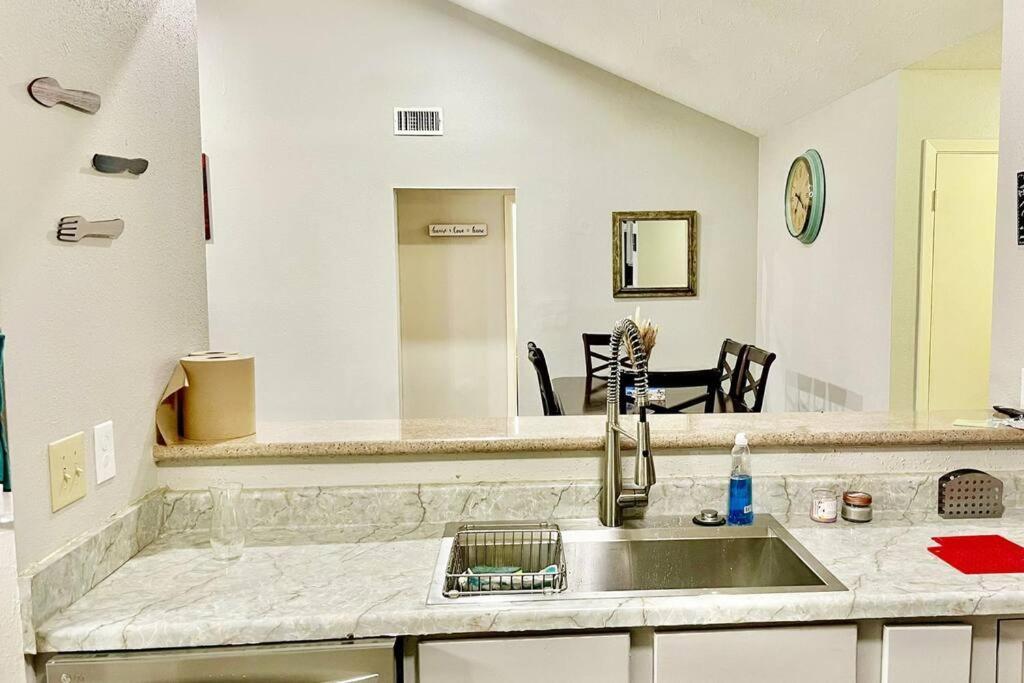 3 Bedroom Entire Home - Centrally Located In Katy, Texas מראה חיצוני תמונה